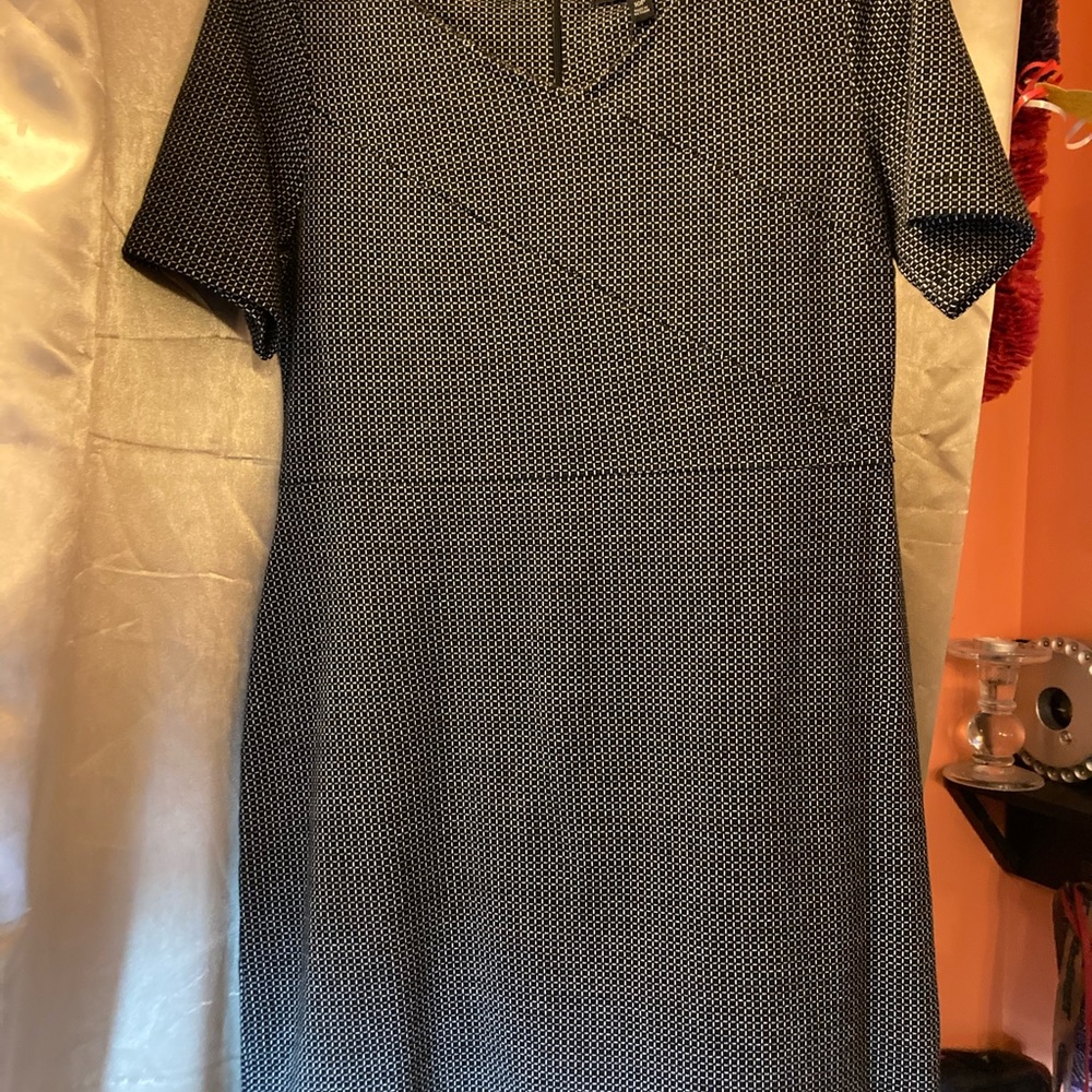 Dress - Picture 4 of 4
